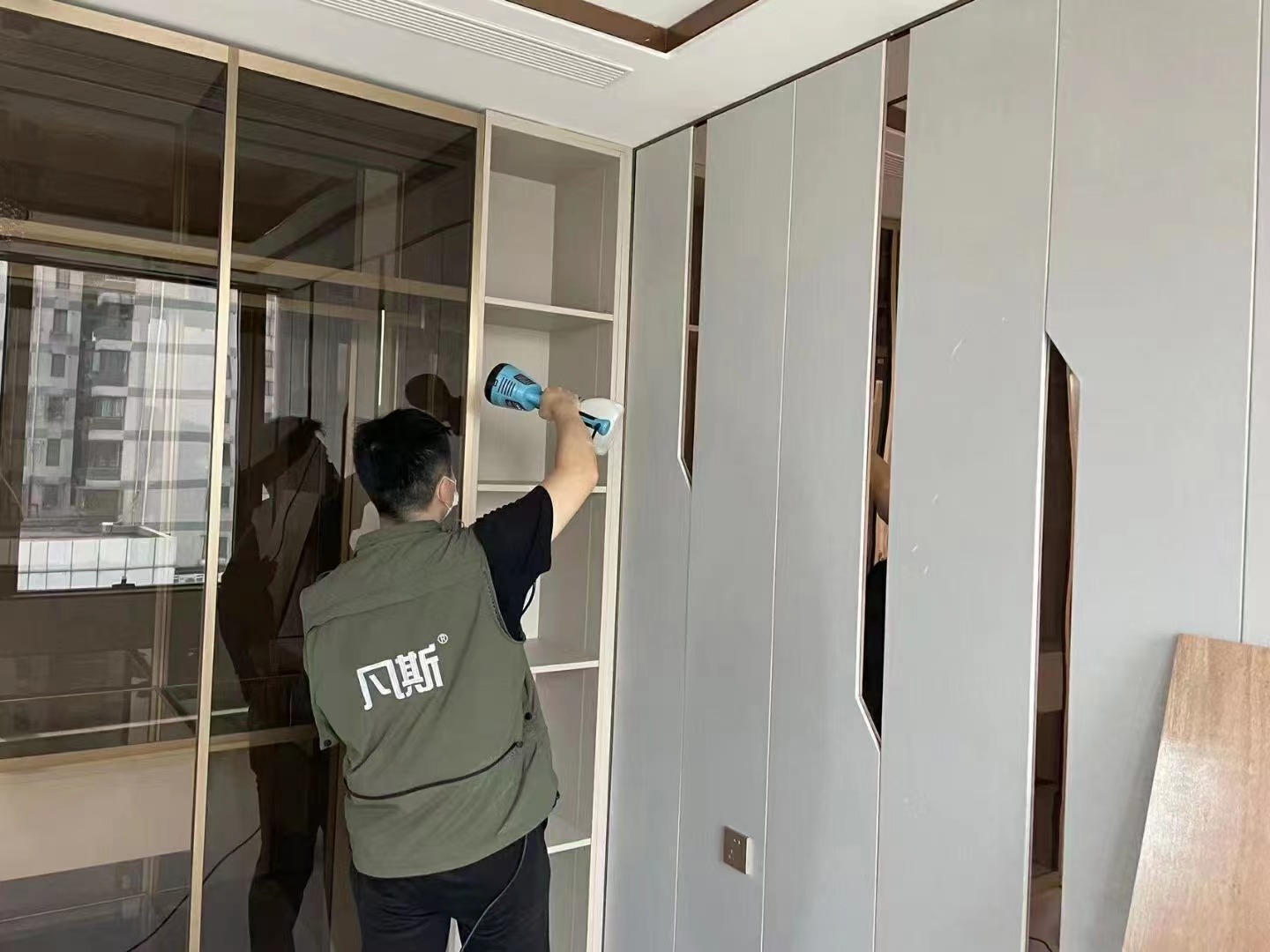 實(shí)木復(fù)合地板有甲醛嘛？值不值得購(gòu)買