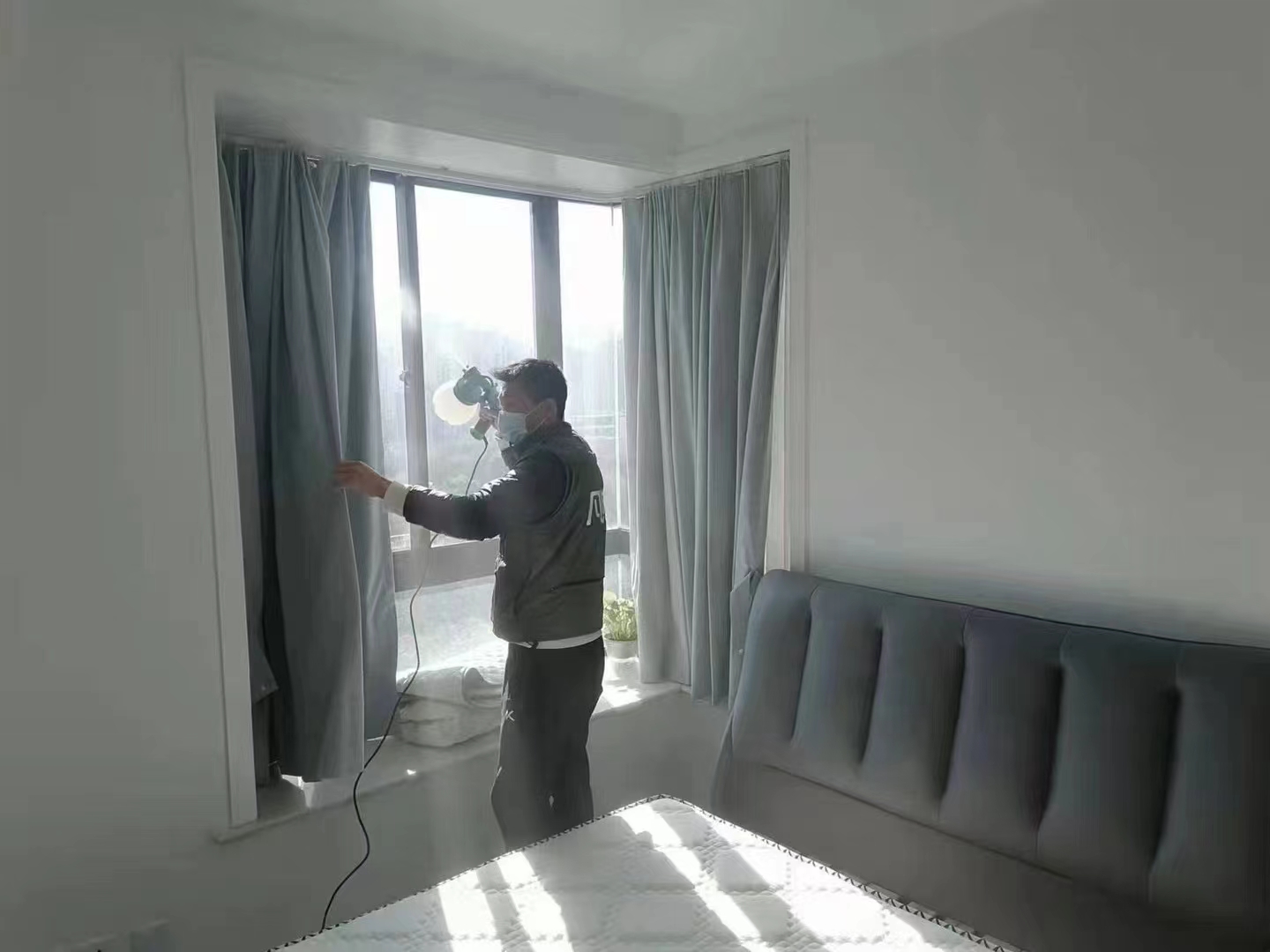 剛裝修好的餐館有異味怎么處理？是甲醛超標了嘛